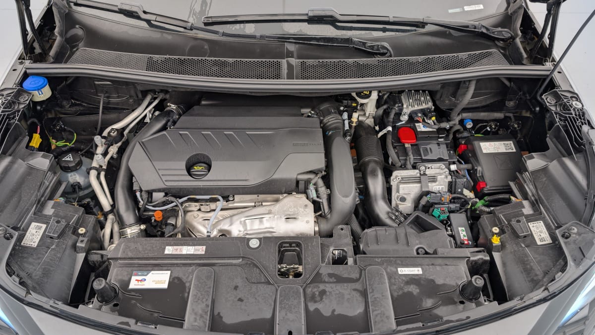 PEUGEOT 3008 Hybrid 180 e-EAT8 Allure Pack