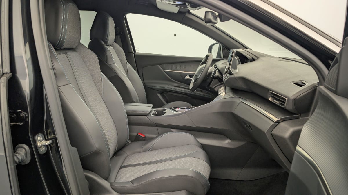 PEUGEOT 3008 Hybrid 180 e-EAT8 Allure Pack