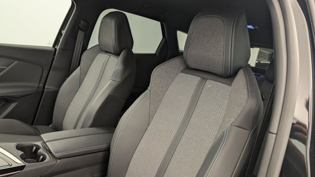 PEUGEOT 3008 Hybrid 180 e-EAT8 Allure Pack