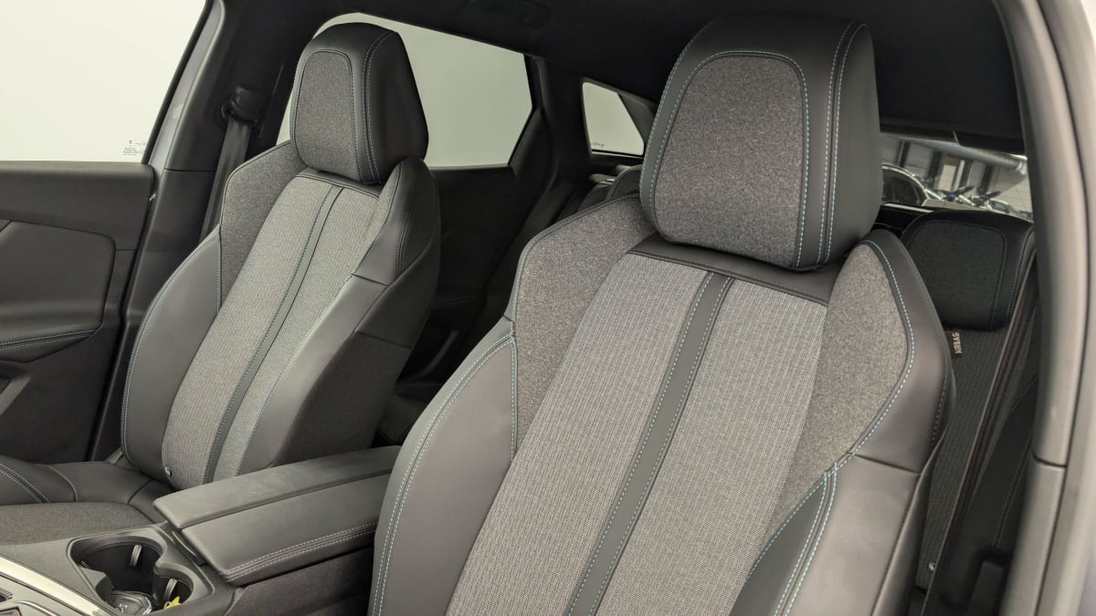 PEUGEOT 3008 Hybrid 180 e-EAT8 Allure Pack