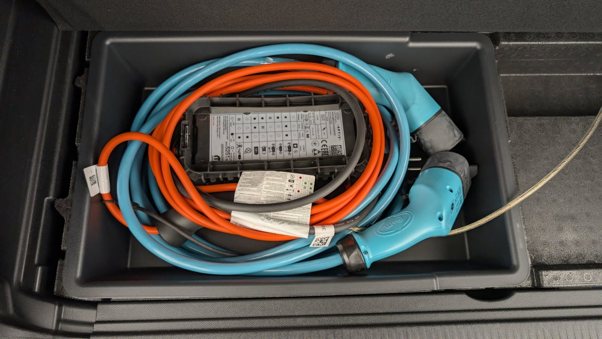 PEUGEOT 3008 Hybrid 180 e-EAT8 Allure Pack