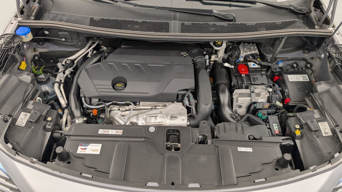 PEUGEOT 3008 Hybrid 180 e-EAT8 Allure Pack