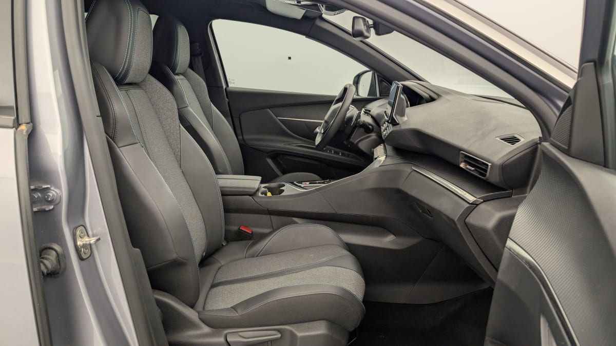 PEUGEOT 3008 Hybrid 180 e-EAT8 Allure Pack