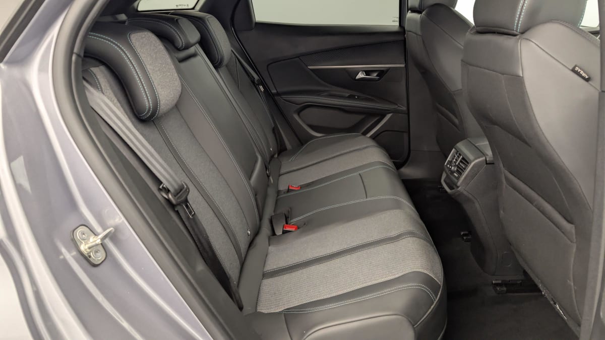 PEUGEOT 3008 Hybrid 180 e-EAT8 Allure Pack