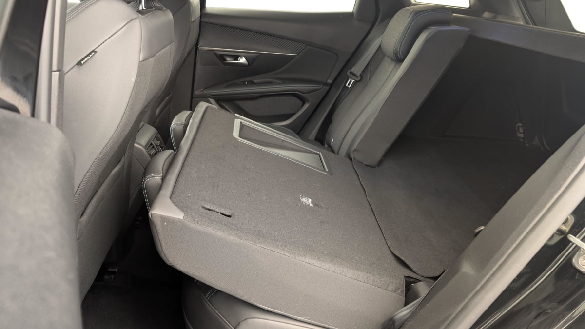 PEUGEOT 3008 Hybrid 180 e-EAT8 Allure Pack