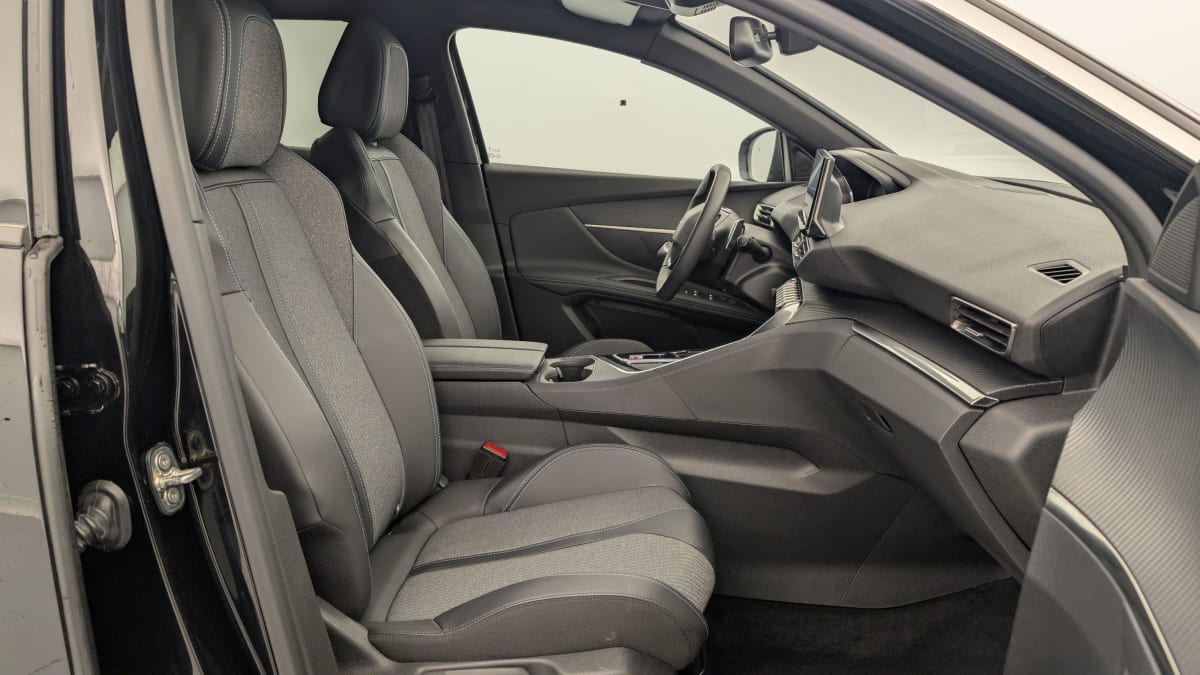 PEUGEOT 3008 Hybrid 180 e-EAT8 Allure Pack