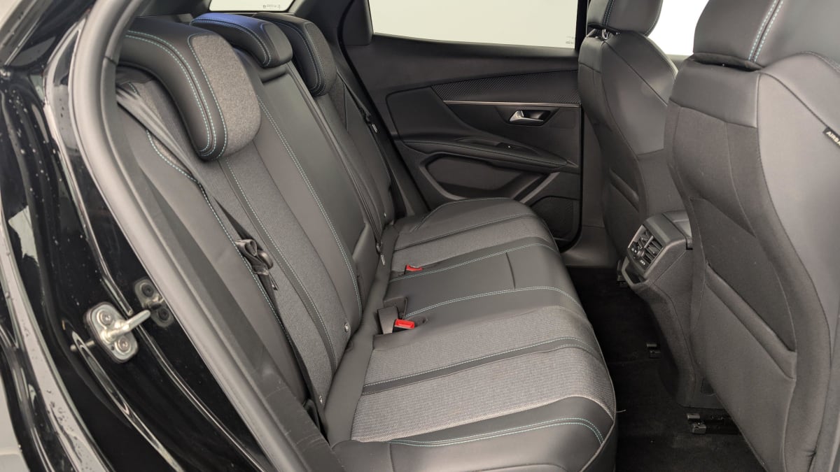 PEUGEOT 3008 Hybrid 180 e-EAT8 Allure Pack