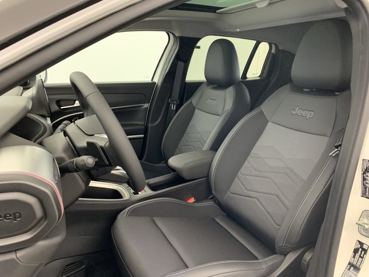 JEEP AVENGER 1.2 Turbo T3 110 ch e-Hybrid BVR6 Summit