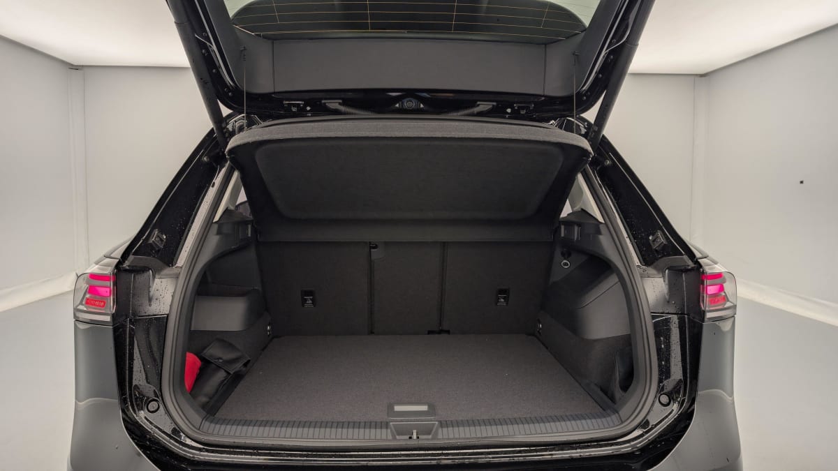 VOLKSWAGEN TIGUAN 1.5 eTSI 150CV DSG7 LIFE PLUS + PACK CONFORT + PACK DESIGN + PACK HIVER + LED PLUS + JA18 NAPOLI