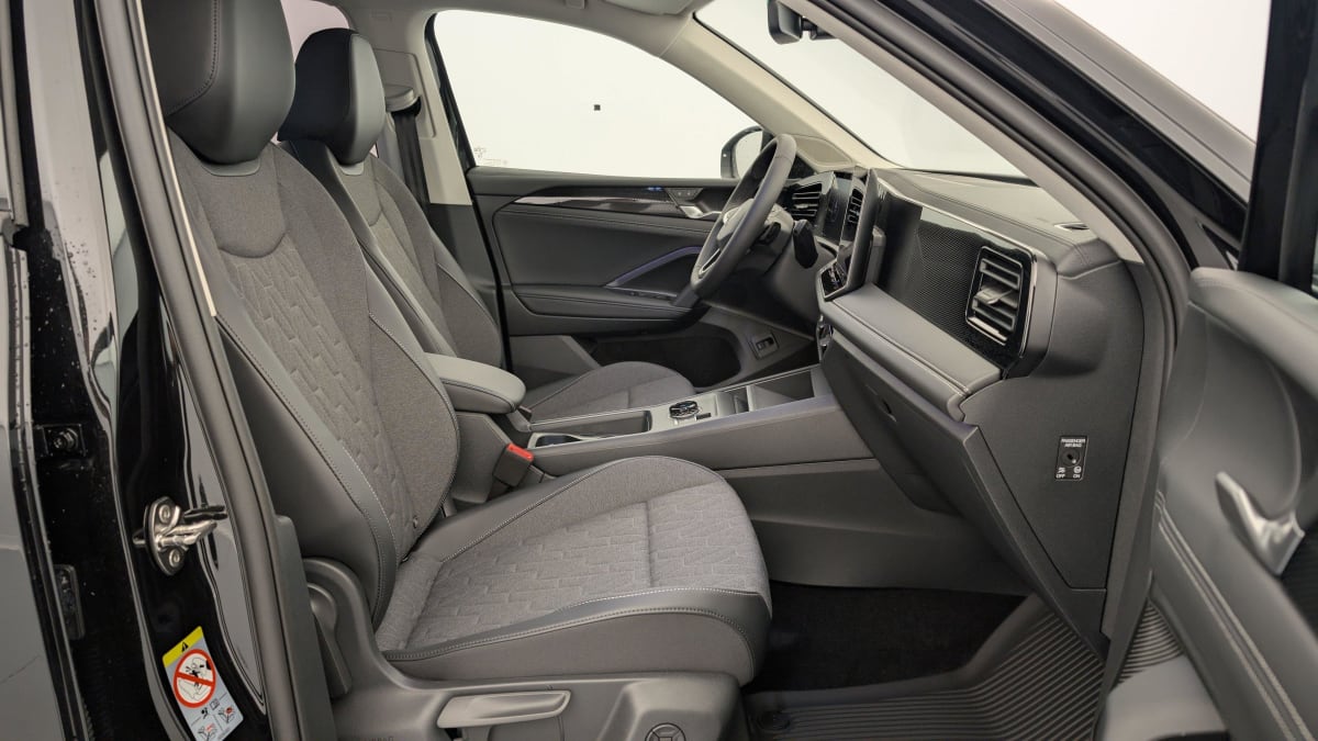 VOLKSWAGEN TIGUAN 1.5 eTSI 150CV DSG7 LIFE PLUS + PACK CONFORT + PACK DESIGN + PACK HIVER + LED PLUS + JA18 NAPOLI