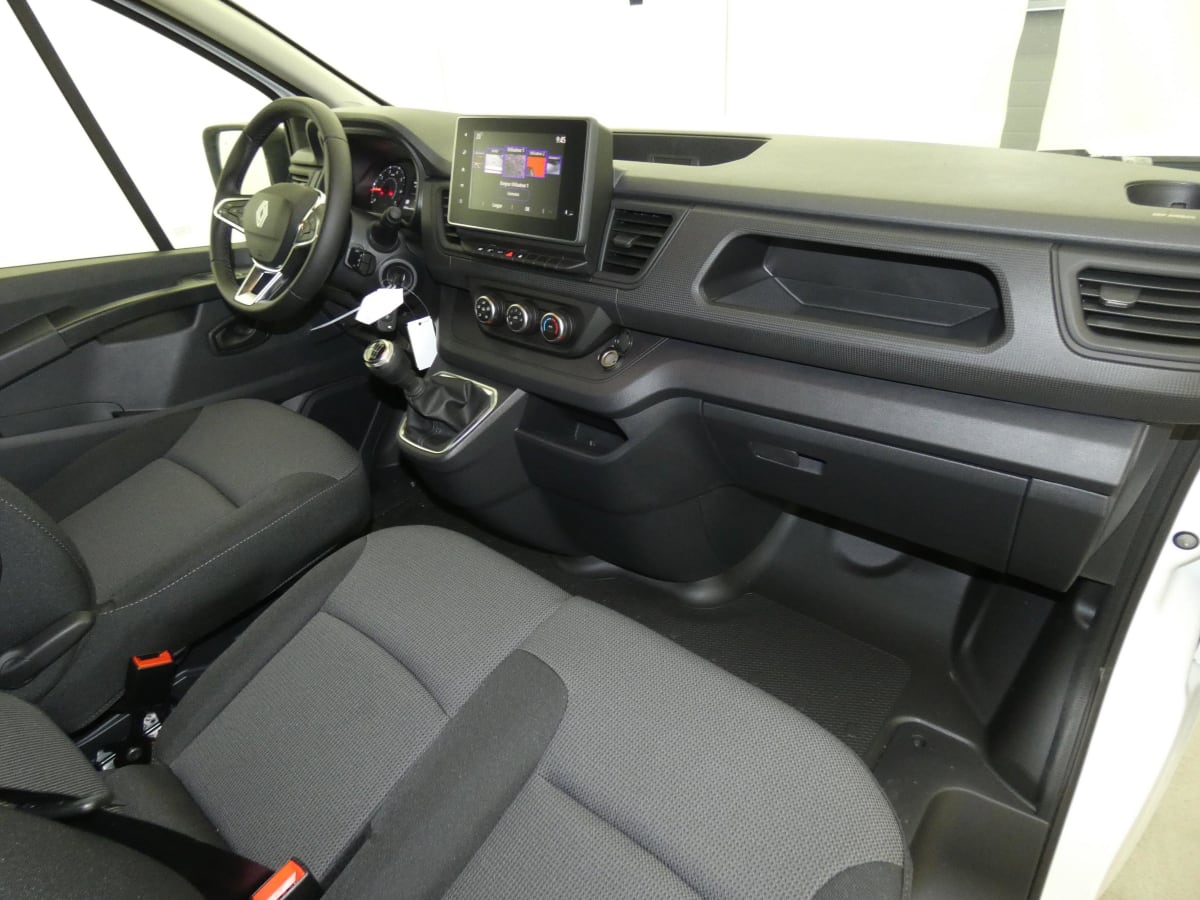 RENAULT TRAFIC L2H1 3T BLUE DCI 130 GSR2 ADVANCE + ATTELAGE + CAMERA + 2 PORTES LATERALES + PLANCHER BOIS + ANGLES MORTS