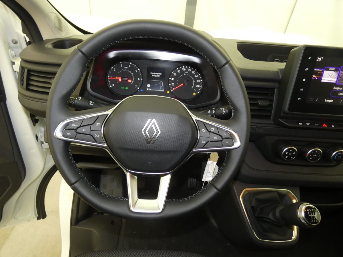RENAULT TRAFIC L2H1 3T BLUE DCI 130 GSR2 ADVANCE + ATTELAGE + CAMERA + 2 PORTES LATERALES + PLANCHER BOIS + ANGLES MORTS