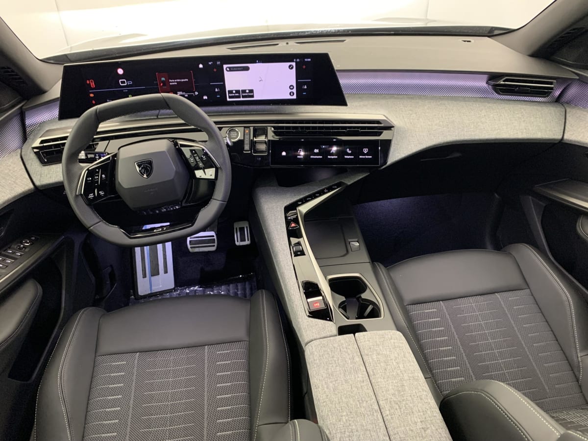 PEUGEOT 3008 Hybrid 145 e-DCS6 GT