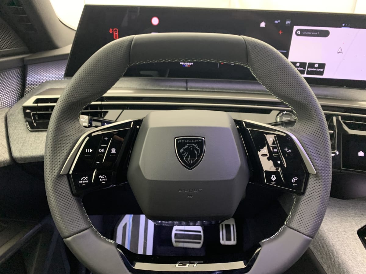 PEUGEOT 3008 Hybrid 145 e-DCS6 GT