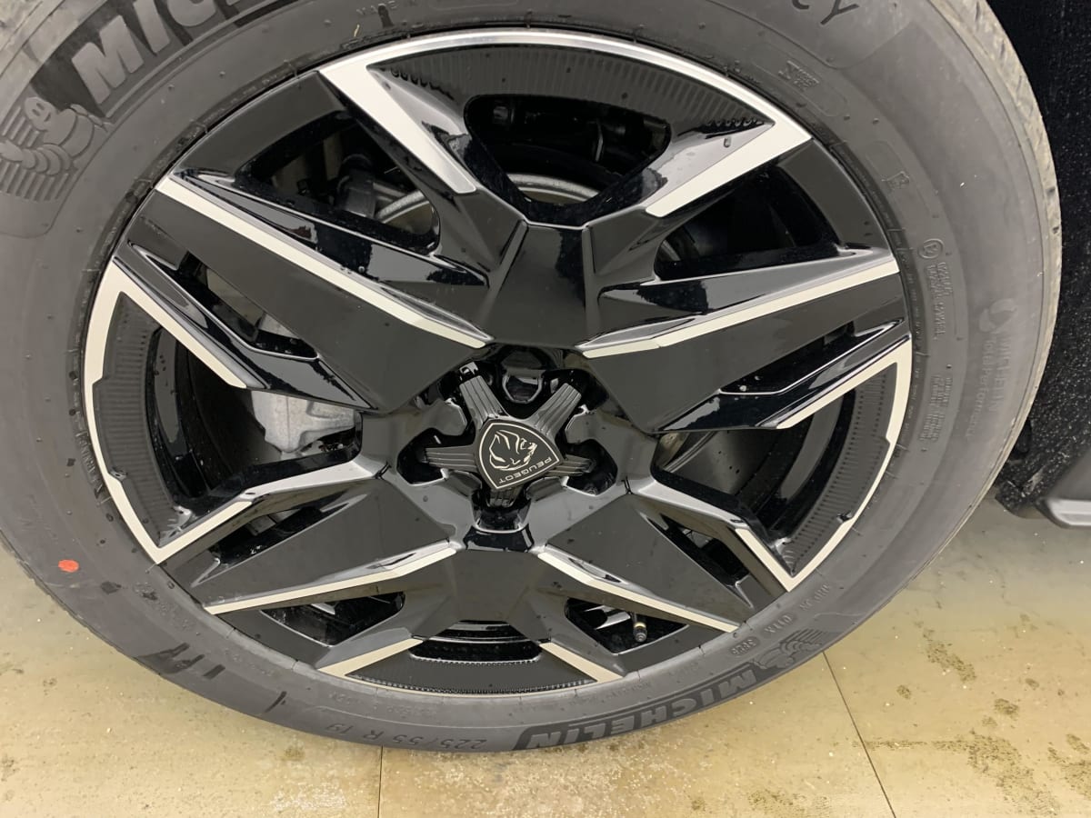 PEUGEOT 3008 Hybrid 145 e-DCS6 GT