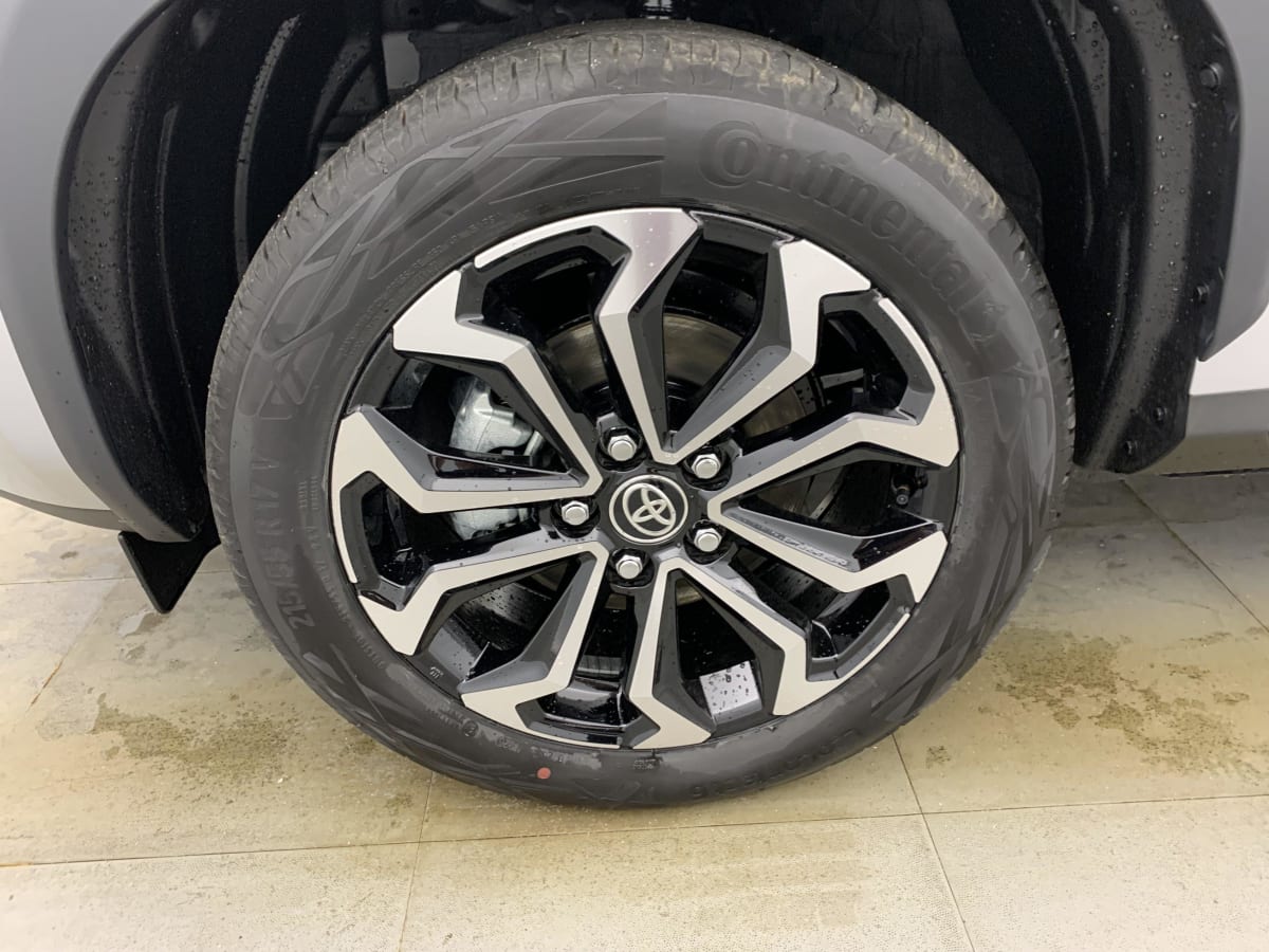 TOYOTA YARIS CROSS 130h 2WD Design