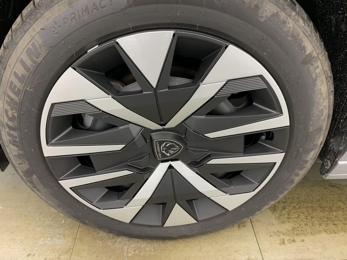 PEUGEOT 208 Hybrid 100 e-DCS6 Style