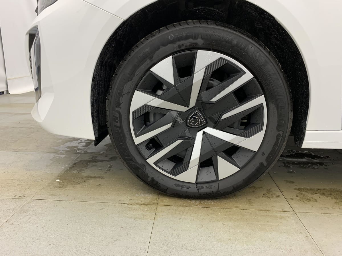 PEUGEOT 208 Hybrid 100 e-DCS6 Style