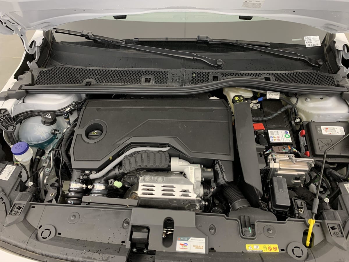 PEUGEOT 208 Hybrid 100 e-DCS6 Style