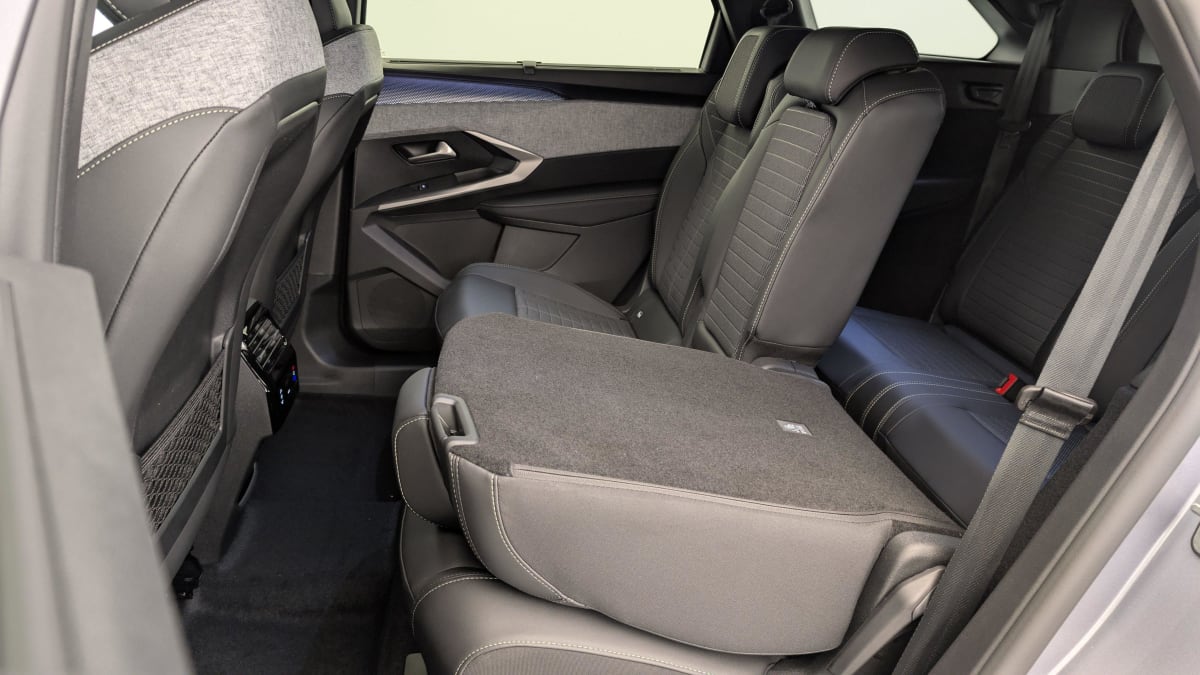 PEUGEOT 5008 Hybrid 145 e-DCS6 GT
