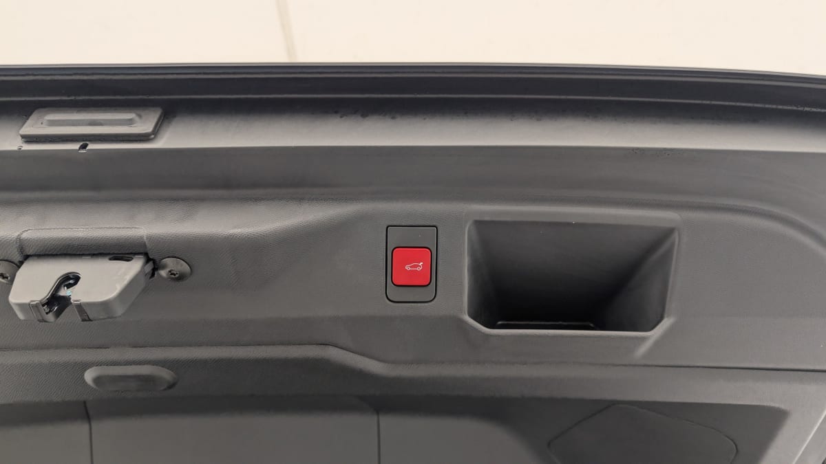 PEUGEOT 5008 Hybrid 145 e-DCS6 GT