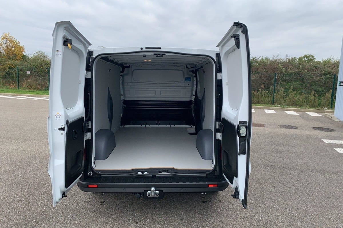 RENAULT TRAFIC L2H1 3T BLUE DCI 150 GSR2 ADVANCE + ATTELAGE + CAMERA + 2 PORTES LATERALES + PLANCHER BOIS + ANGLES MORTS