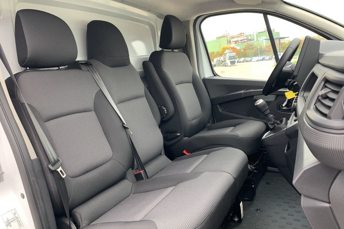 RENAULT TRAFIC L2H1 3T BLUE DCI 150 GSR2 ADVANCE + ATTELAGE + CAMERA + 2 PORTES LATERALES + PLANCHER BOIS + ANGLES MORTS