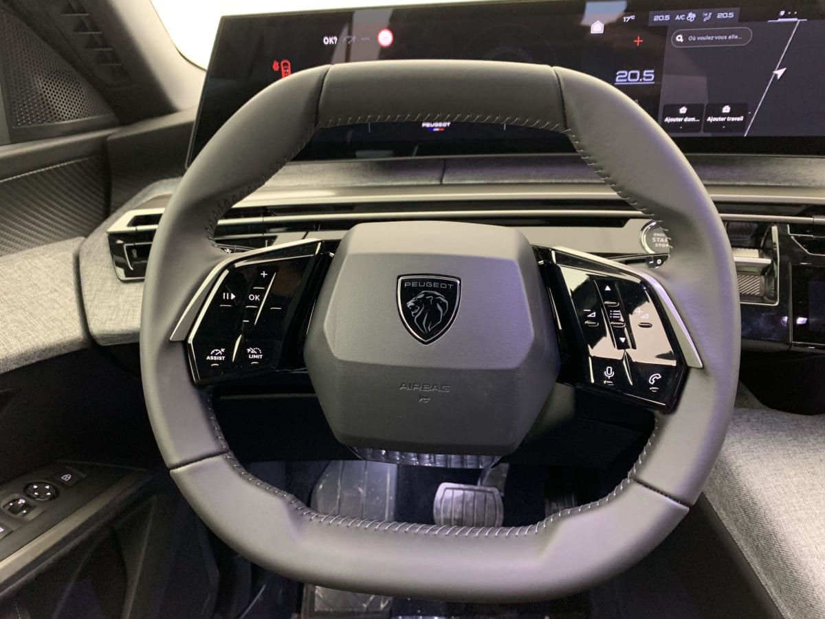 PEUGEOT 5008 Hybrid 145 e-DCS6 Allure