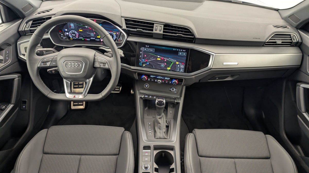 AUDI Q3 35 TDI 150 CH S TRONIC 7 S LINE
