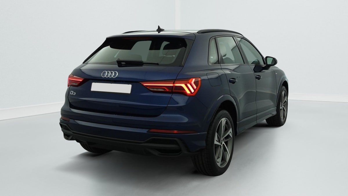AUDI Q3 35 TDI 150 CH S TRONIC 7 S LINE