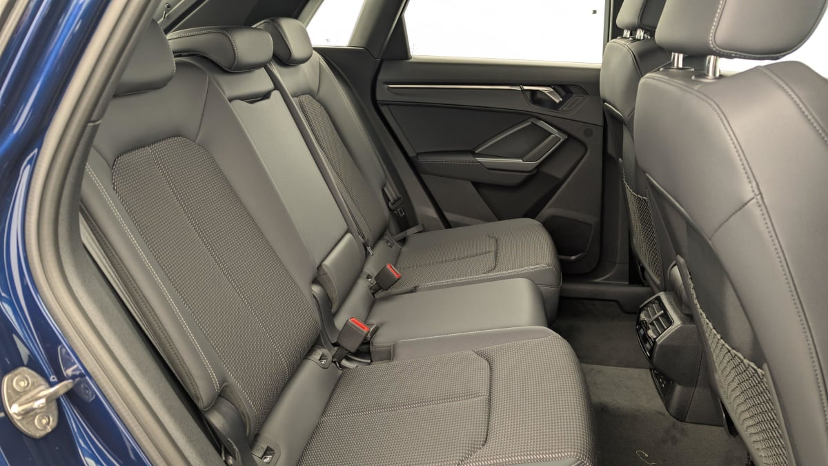 AUDI Q3 35 TDI 150 CH S TRONIC 7 S LINE