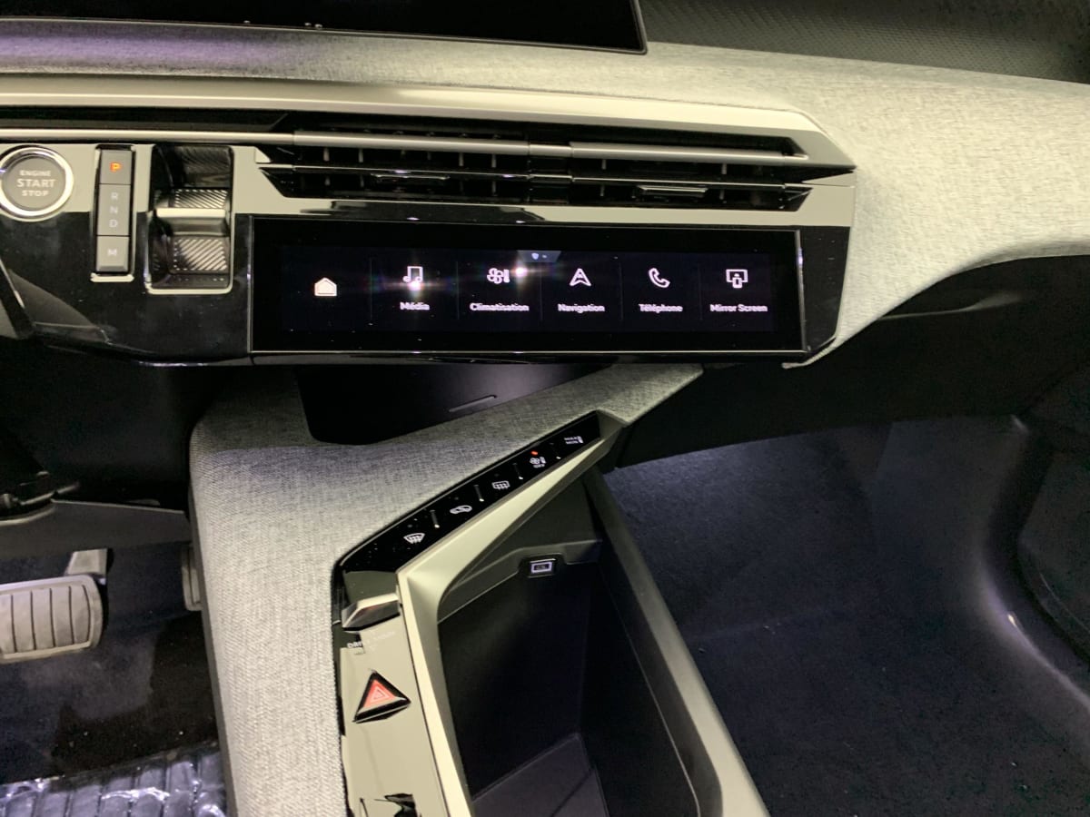 PEUGEOT 5008 Hybrid 145 e-DCS6 Allure