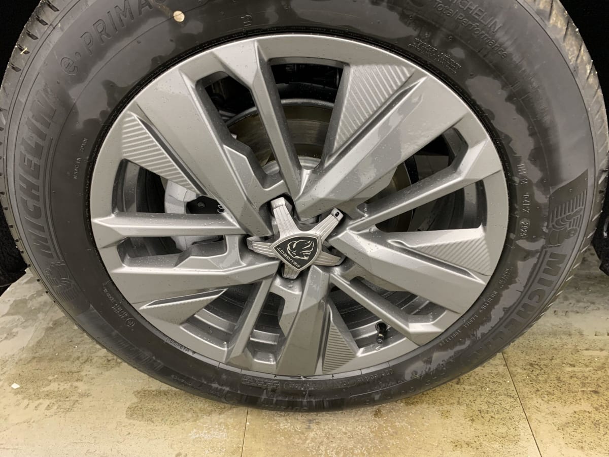 PEUGEOT 5008 Hybrid 145 e-DCS6 Allure