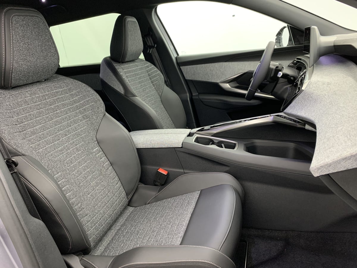 PEUGEOT 5008 Hybrid 145 e-DCS6 Allure