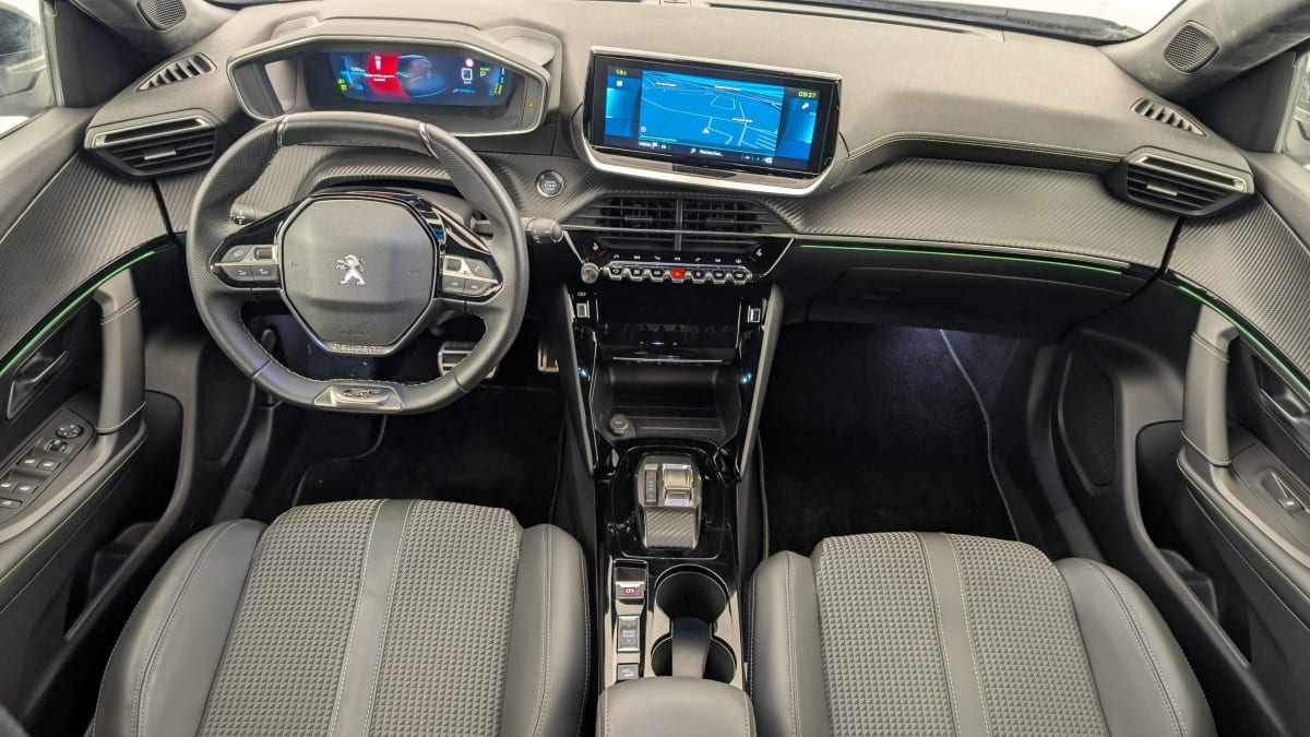 PEUGEOT 2008 ELECTRIQUE 136 ch GT