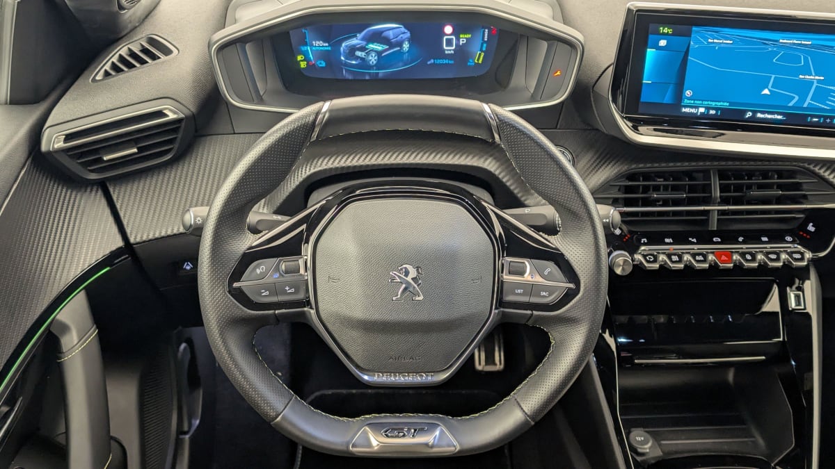 PEUGEOT 2008 ELECTRIQUE 136 ch GT