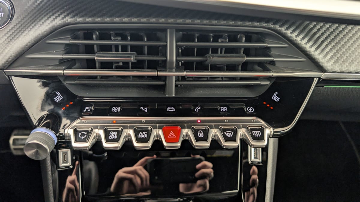 PEUGEOT 2008 ELECTRIQUE 136 ch GT