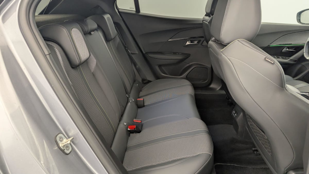 PEUGEOT 2008 ELECTRIQUE 136 ch GT