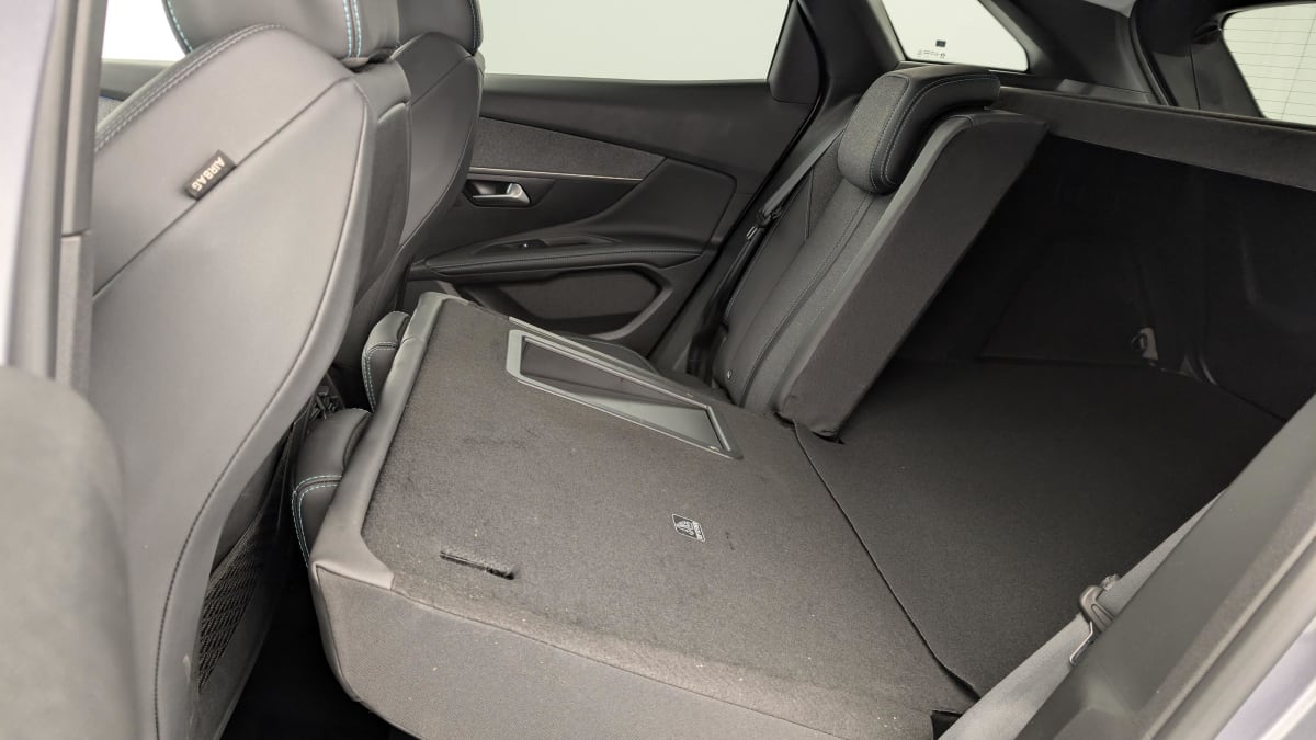 PEUGEOT 3008 Hybrid 225 e-EAT8 Allure Pack