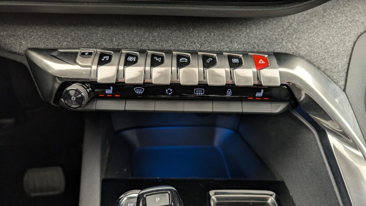 PEUGEOT 3008 Hybrid 225 e-EAT8 Allure Pack