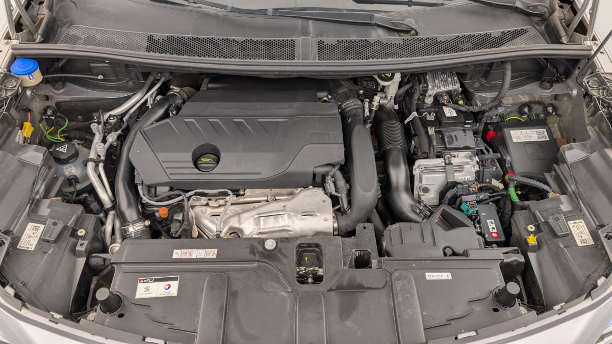 PEUGEOT 3008 Hybrid 225 e-EAT8 Allure Pack