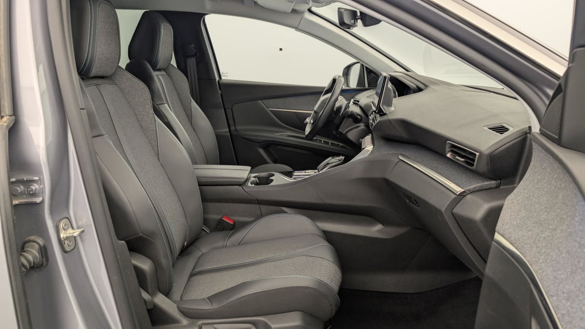 PEUGEOT 3008 Hybrid 225 e-EAT8 Allure Pack