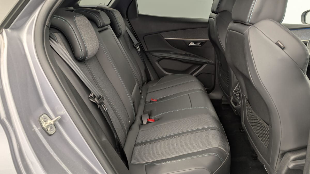 PEUGEOT 3008 Hybrid 225 e-EAT8 Allure Pack