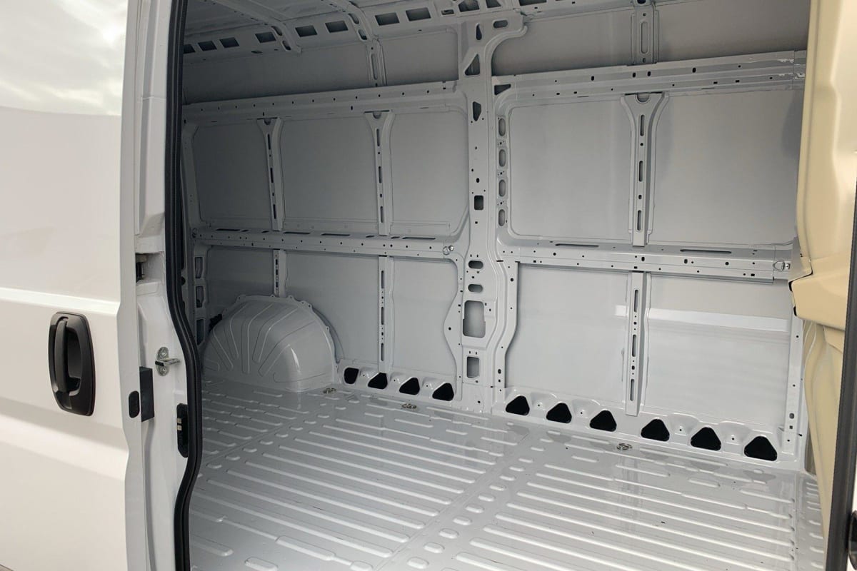 PEUGEOT BOXER TOLE 3.5 T L3H2 140 S S BVA8 + PACK TECHNO PREMIUM + PACK CHANTIER + CAMÉRA