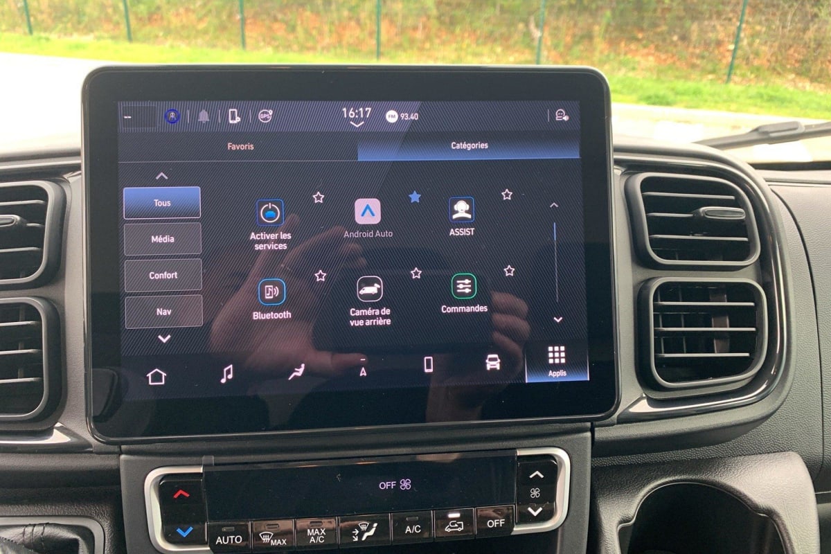 PEUGEOT BOXER TOLE 3.5 T L3H2 140 S S BVA8 + PACK TECHNO PREMIUM + PACK CHANTIER + CAMÉRA