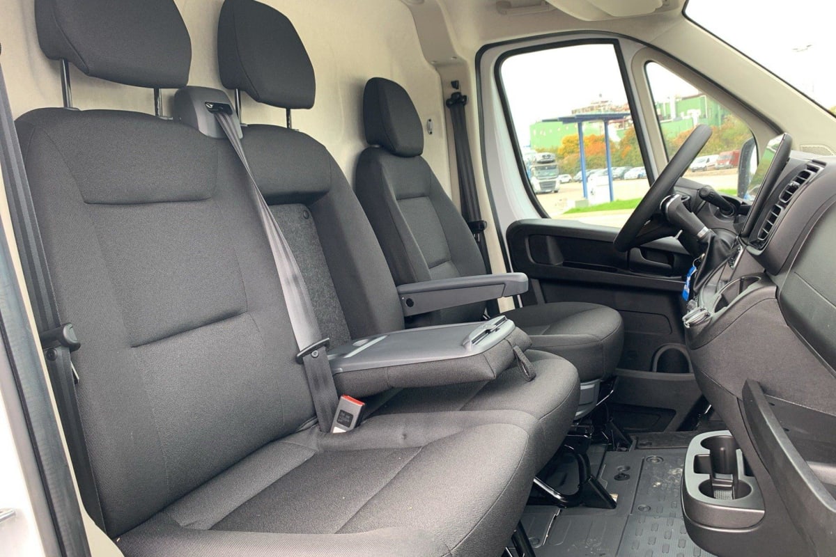 PEUGEOT BOXER TOLE 3.5 T L3H2 140 S S BVA8 + PACK TECHNO PREMIUM + PACK CHANTIER + CAMÉRA