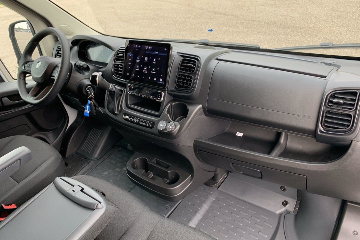 PEUGEOT BOXER TOLE 3.5 T L3H2 140 S S BVA8 + PACK TECHNO PREMIUM + PACK CHANTIER + CAMÉRA