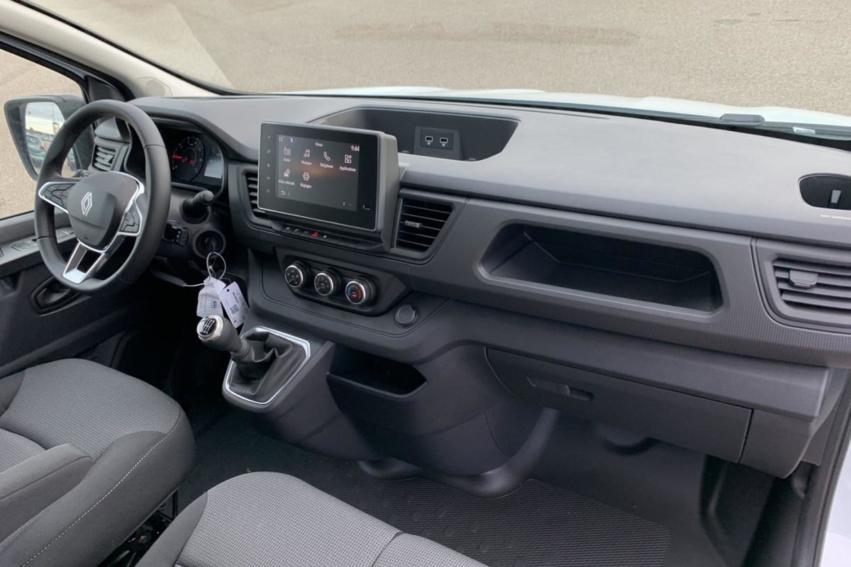 RENAULT TRAFIC L2H1 3T BLUE DCI 150 GSR2 ADVANCE + ATTELAGE + CAMERA + 2 PORTES LATERALES + PLANCHER BOIS + ANGLES MORTS