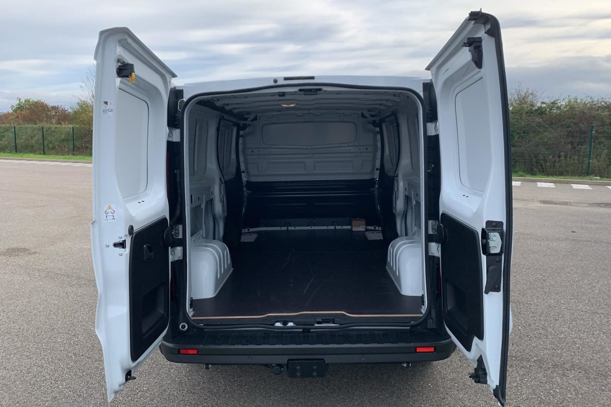 RENAULT TRAFIC L2H1 3T BLUE DCI 150 GSR2 ADVANCE + ATTELAGE + CAMERA + 2 PORTES LATERALES + PLANCHER BOIS + ANGLES MORTS