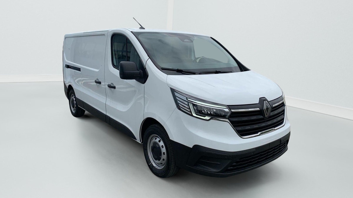 L2H1 3T BLUE DCI 150 AUTO ADVANCE